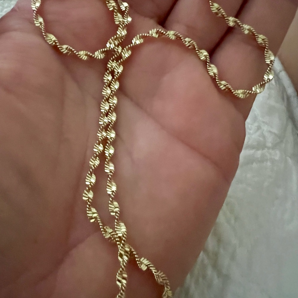 Laminated 18” Twisted Rope Necklace